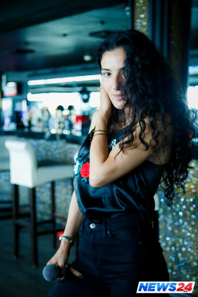 Monika Belluççiyə bənzədilən, açıq-saçıq şəkillərindən utanmayan Dilarə ilə VİDEOMÜSAHİBƏ