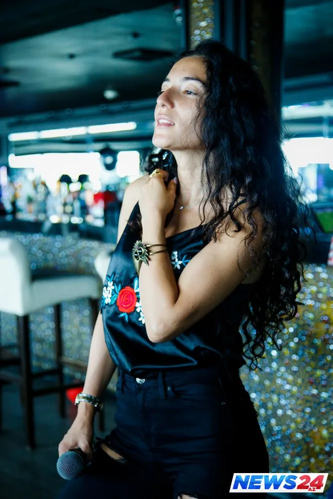 Monika Belluççiyə bənzədilən, açıq-saçıq şəkillərindən utanmayan Dilarə ilə VİDEOMÜSAHİBƏ