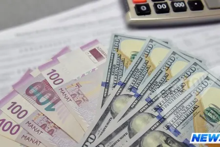 “Ekspress Bank” dollar satışını dayandırdı