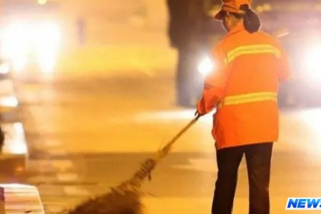 Bakı küçələrində süpürgəçiləri texnika əvəzləyəcək - FOTO