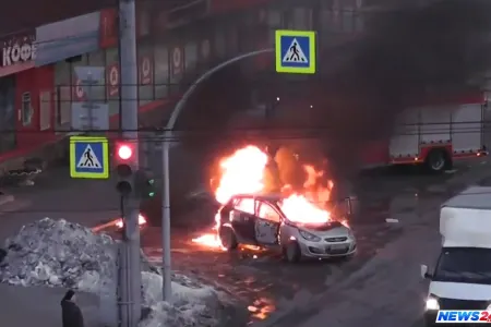 Qara geyimli adamlar şəhərdə 80 maşını yandırdılar