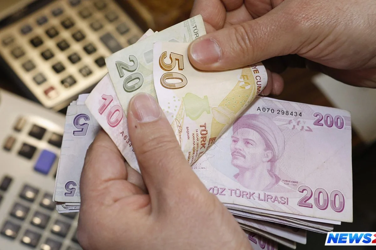 Türkiyədə dolların məzənnəsi 6 lirədən aşağı düşüb