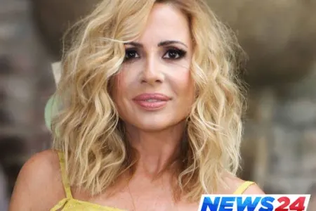 Pop-musiqisinin kraliçası səhnədə lüt qaldı -VİDEO