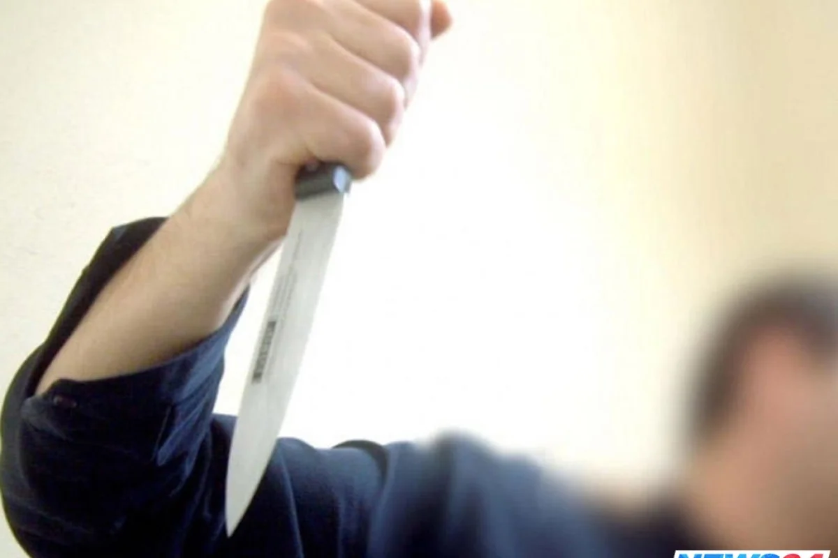 Sevdiyi qızın qohumları tərəfindən bıçaqlandı