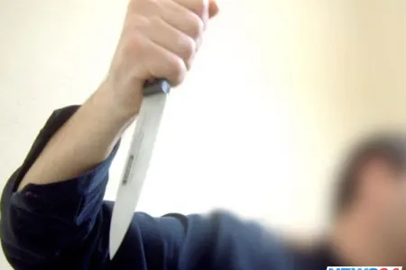 Sevdiyi qızın qohumları tərəfindən bıçaqlandı