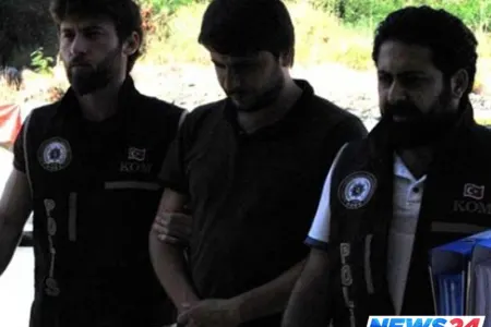 Pula görə atasının başını kəsdi, parkda çay içərkən saxlanıldı