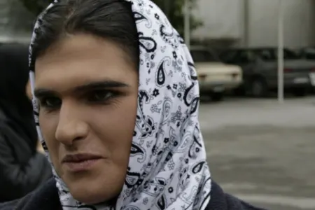 İranın bilinməyən üzü - Başı bağlı transgenderlər, siğə edənlər...- FOTOLAR