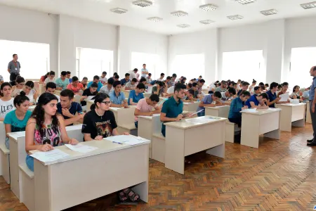 Ali məktəblərdə boş qalan yerlərin siyahısı dərc olunub