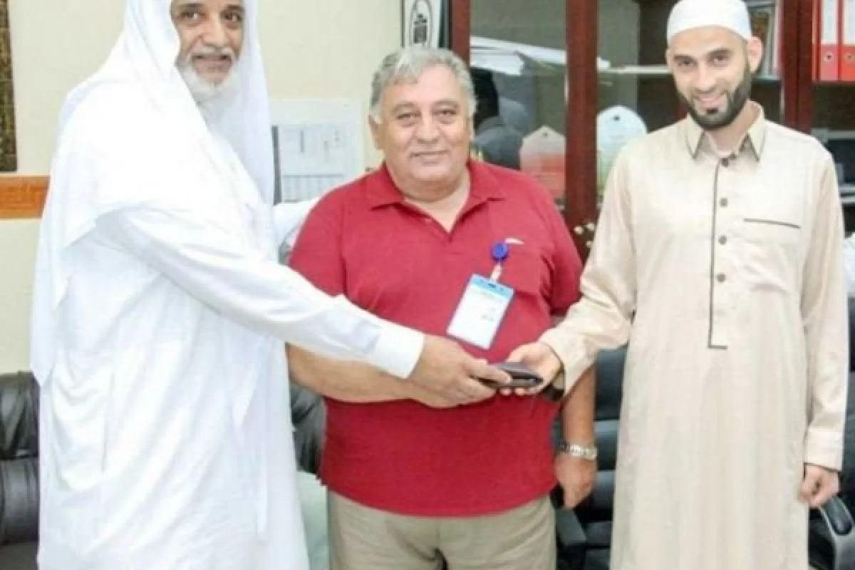 Azərbaycanlı zəvvardan Kəbədə nümunəvi addım - "44 il əvvəlin borcunu qaytarıram "- FOTO