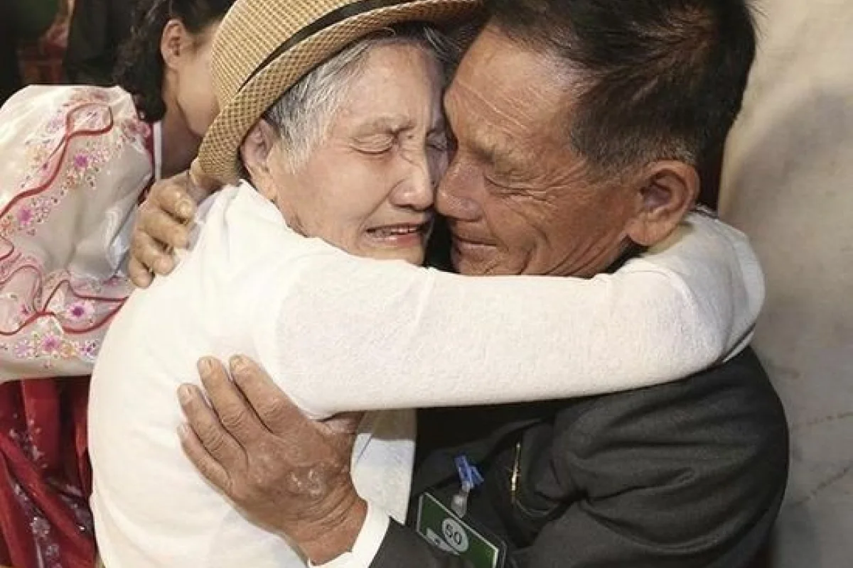 Müharibənin ayırdığı ana-oğul 65 il sonra qovuşdu - FOTO/VİDEO