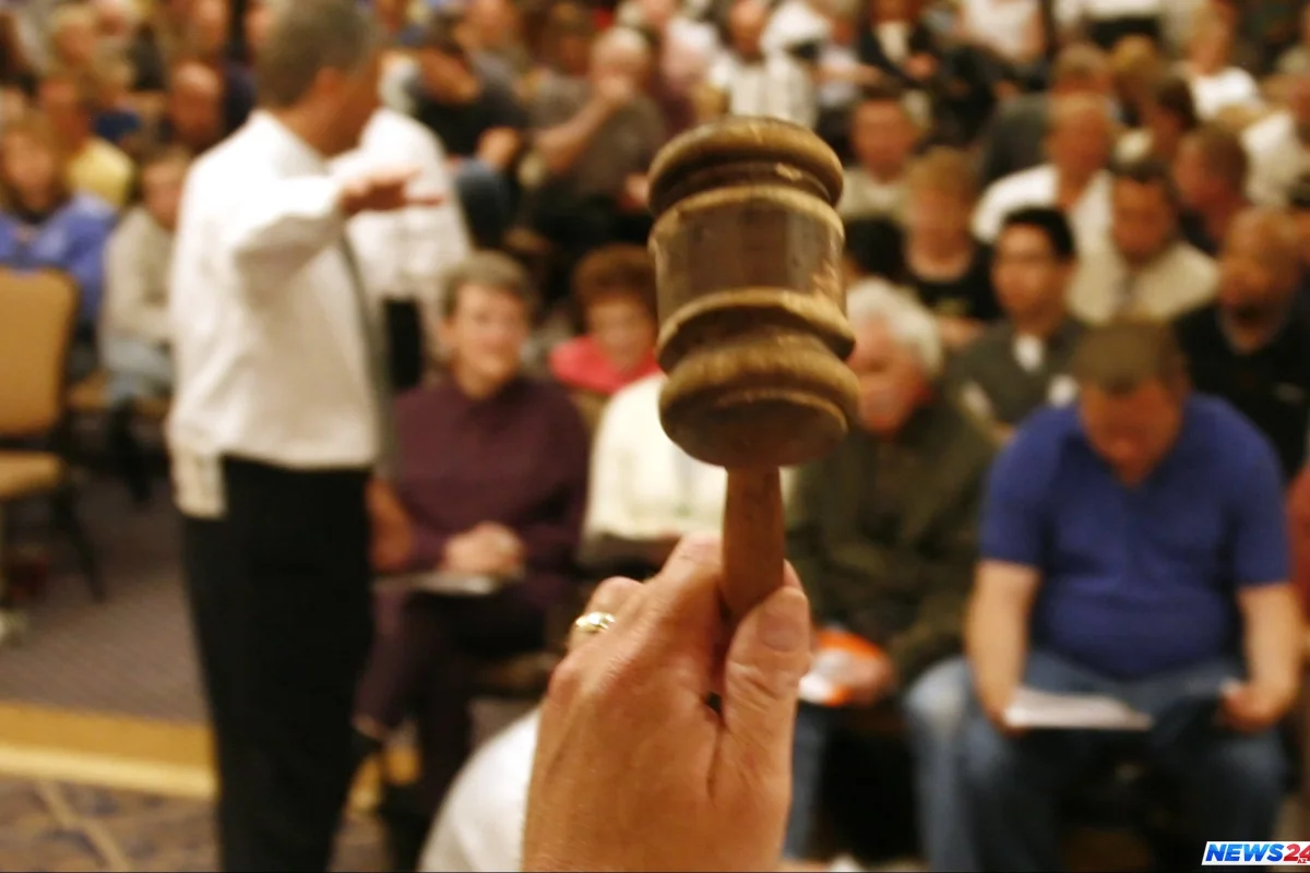 Azərbaycanda bağlanan bankların əmlakları satışa çıxarılır