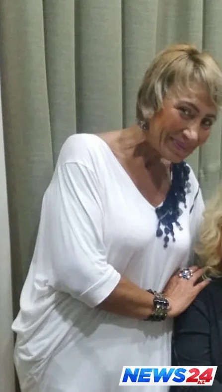 57 yaşlı əməkdar artist elə libas geyindi ki, alt paltarı göründü - FOTO