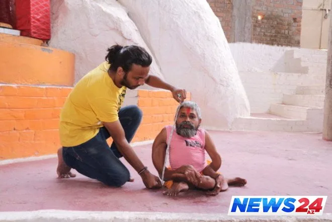 Hər yeri bükülən qəribə adam — FOTOLAR