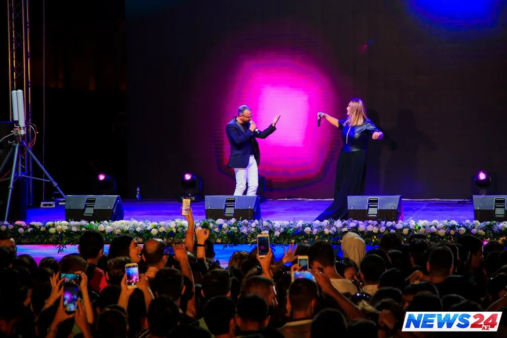 Küsülü müğənnilər eyni səhnədə - FOTOLAR - VİDEO