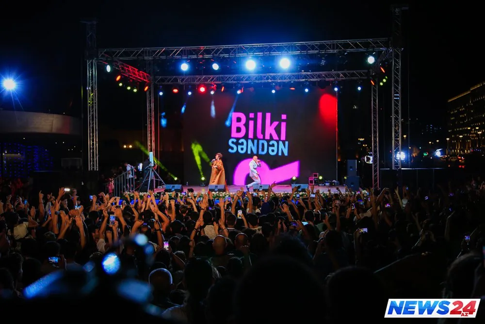 Küsülü müğənnilər eyni səhnədə - FOTOLAR - VİDEO