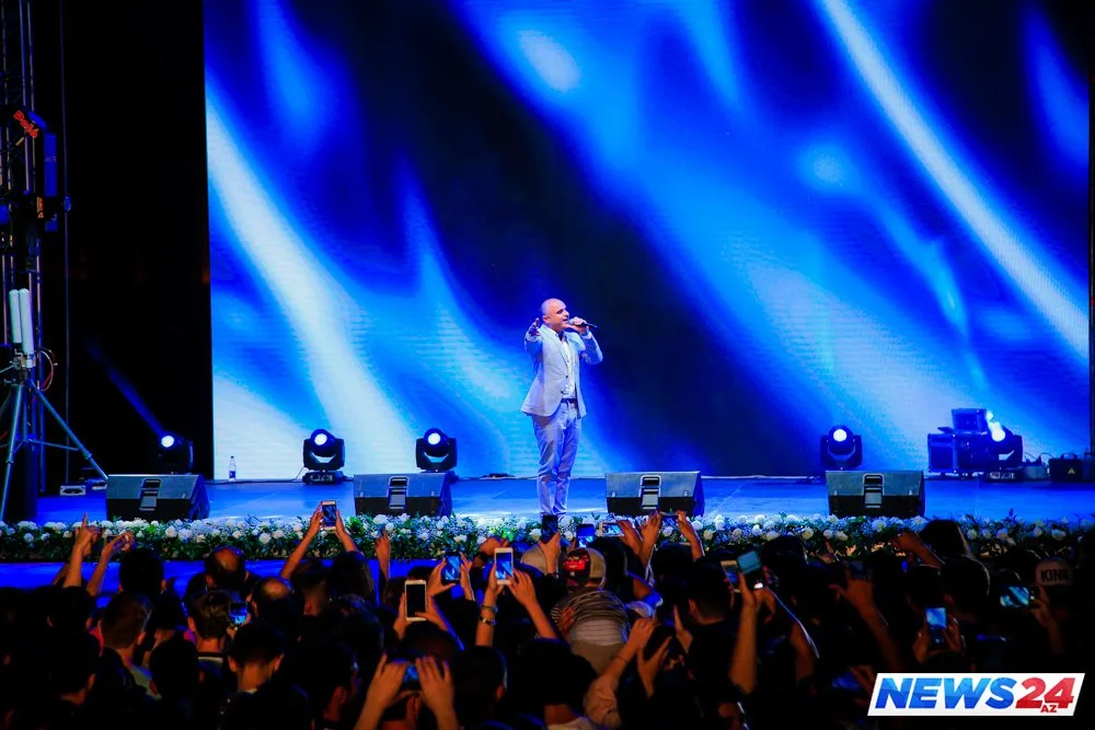 Küsülü müğənnilər eyni səhnədə - FOTOLAR - VİDEO