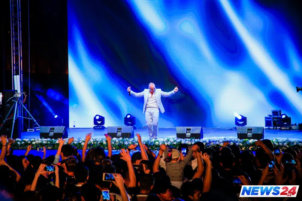 Küsülü müğənnilər eyni səhnədə - FOTOLAR - VİDEO