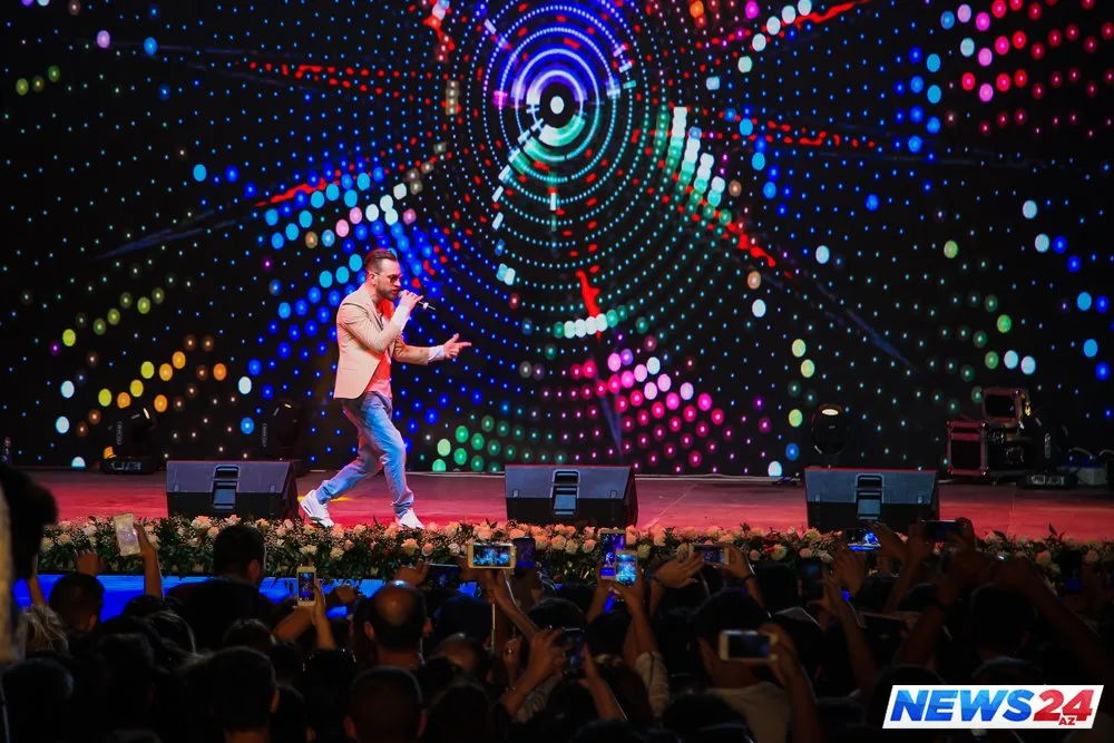 Küsülü müğənnilər eyni səhnədə - FOTOLAR - VİDEO