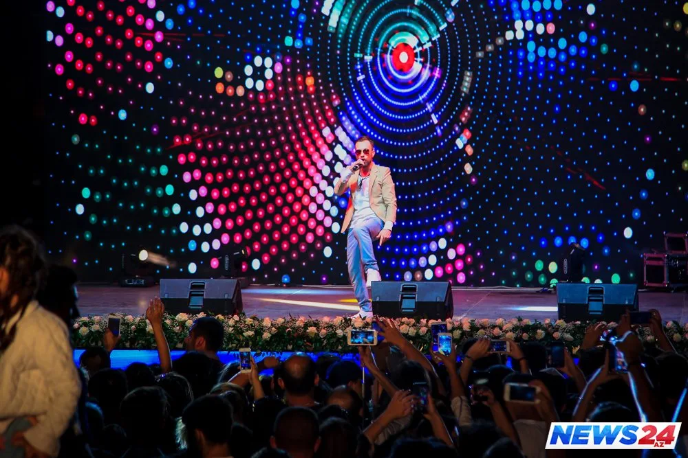 Küsülü müğənnilər eyni səhnədə - FOTOLAR - VİDEO