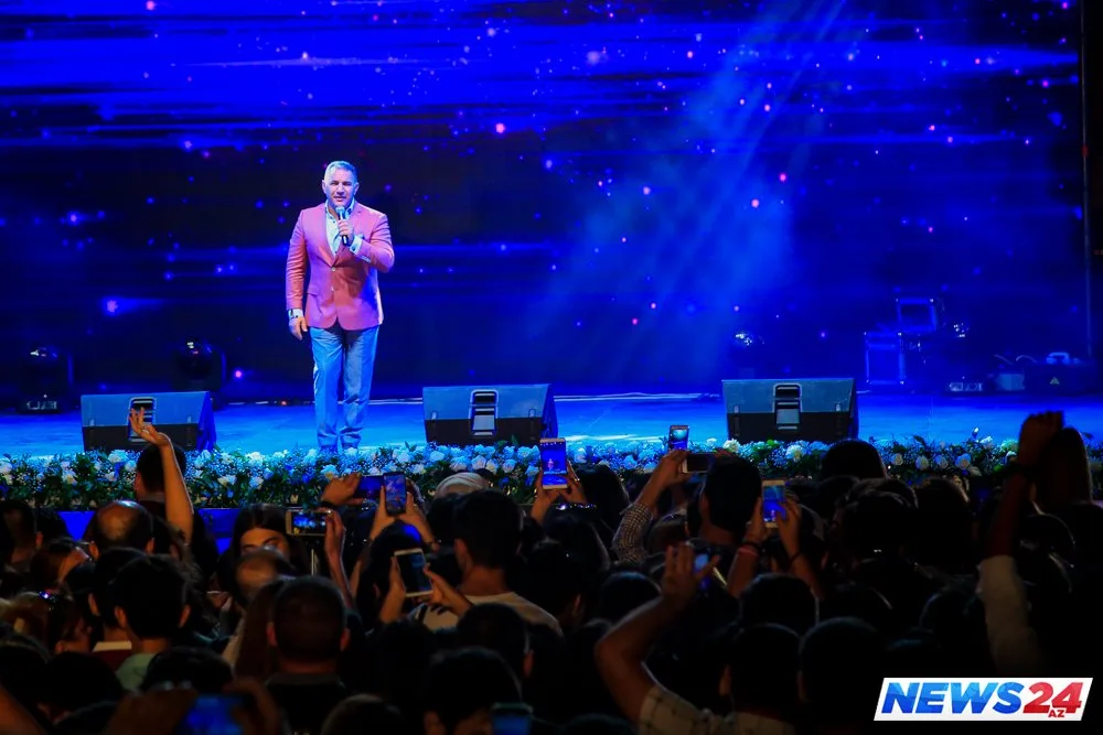 Küsülü müğənnilər eyni səhnədə - FOTOLAR - VİDEO