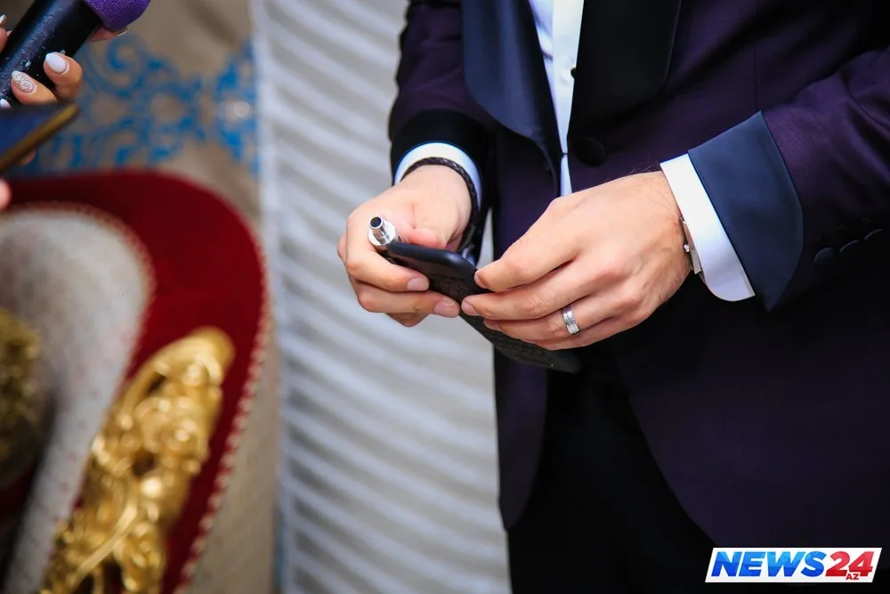 Azərbaycanlı müğənninin gəlinsiz toyundan - FOTOLAR