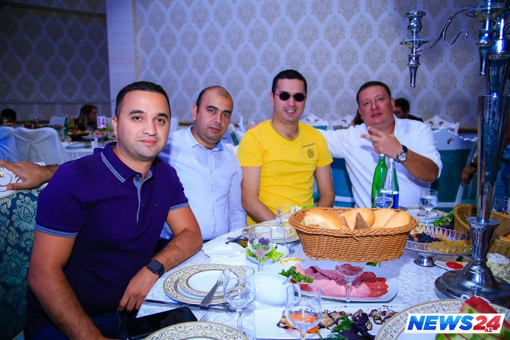 Azərbaycanlı müğənninin gəlinsiz toyundan - FOTOLAR