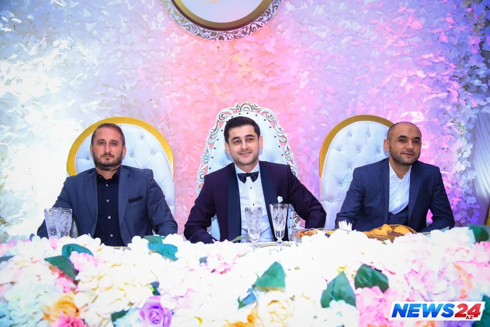 Azərbaycanlı müğənninin gəlinsiz toyundan - FOTOLAR