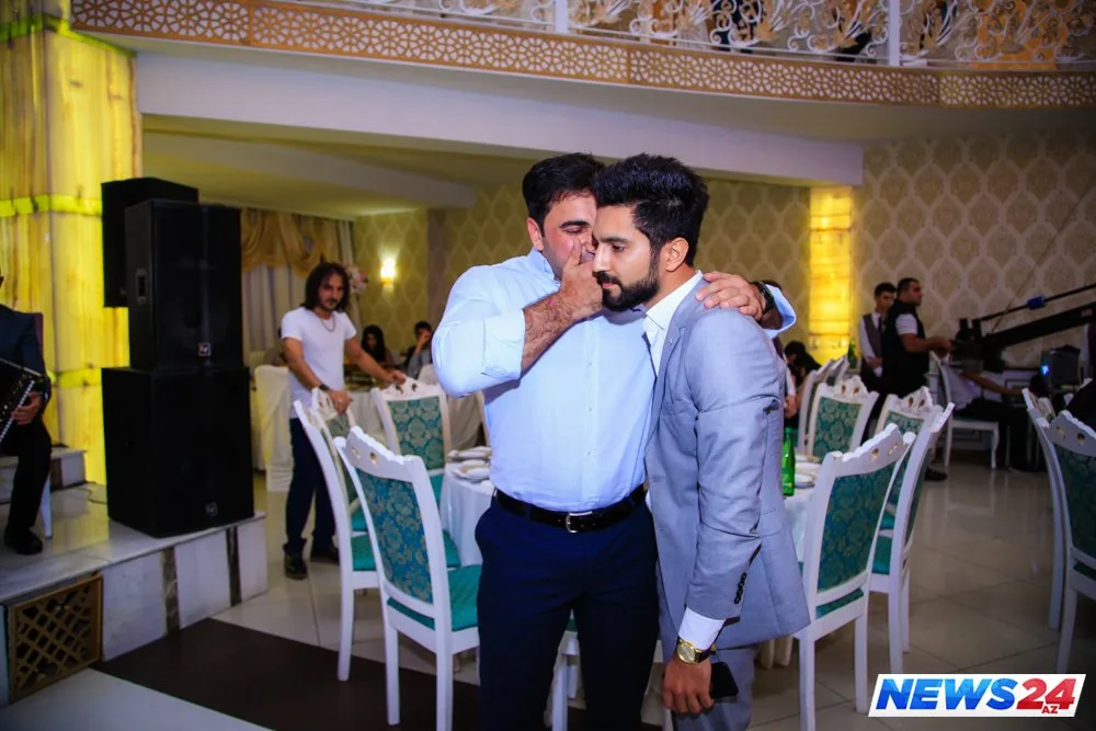 Azərbaycanlı müğənninin gəlinsiz toyundan - FOTOLAR