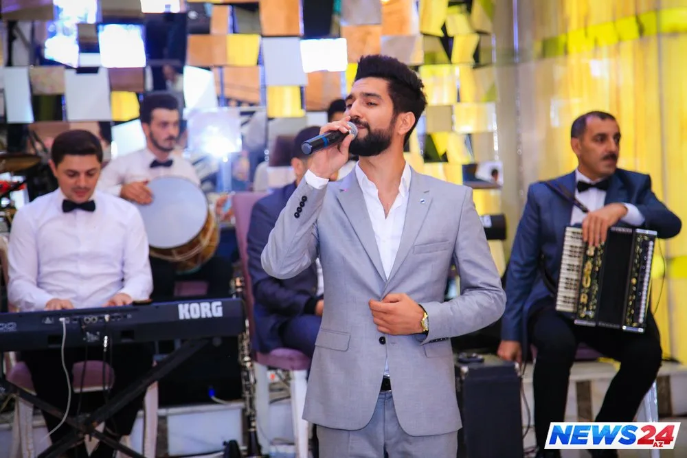 Azərbaycanlı müğənninin gəlinsiz toyundan - FOTOLAR