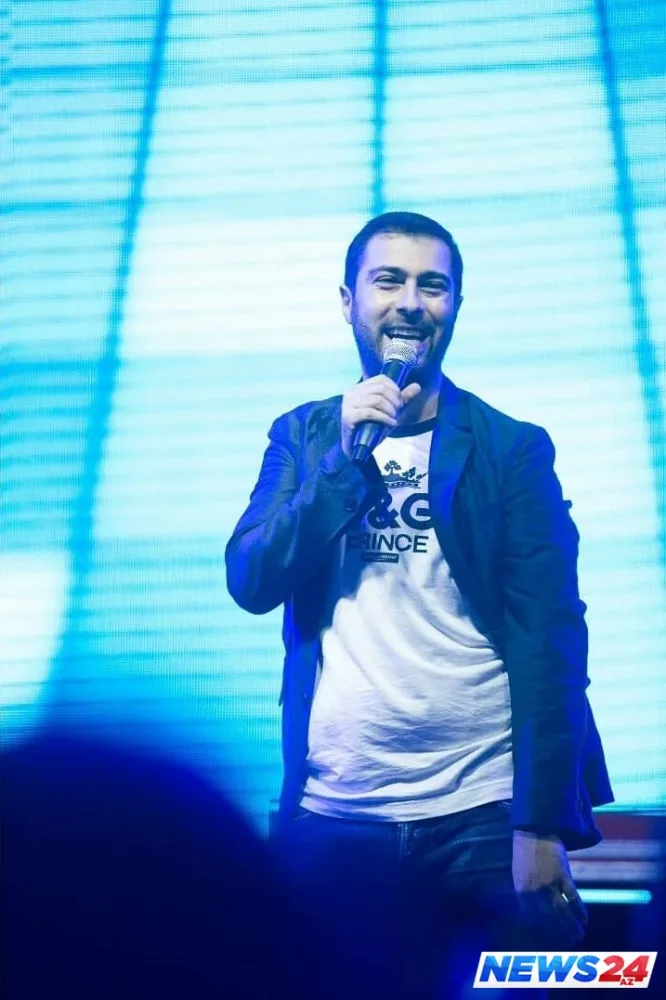 45 dəqiqəlik çıxış, 2500 manatlıq libas və Natavanın zərifliyi - FOTOLAR