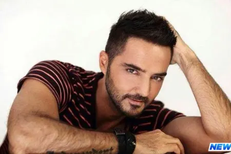 Məşhur müğənni konsertində atasının ölüm xəbərini aldı