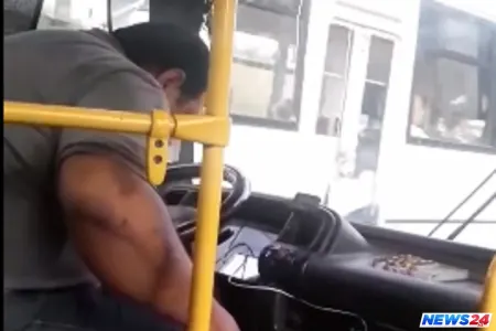 Azərbaycanda avtobus sürücüsü sükan arxasında yatdı və… - VİDEO