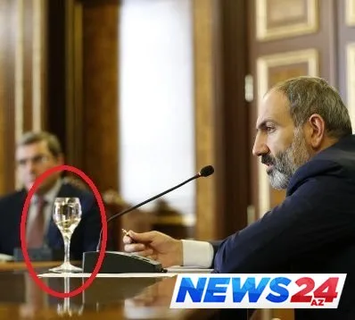 Nikol Paşinyanın protokol xidmətinin kobud səhvləri - FOTO