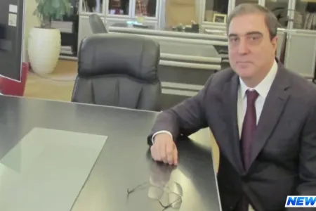 Yeni başçı Elmar Vəliyevin köməkçisini də vəzifədən uzaqlaşdırdı