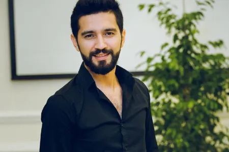 “İnsanlar sosiallaşmaq əvəzinə heyvanlaşırlar” – Əhməd instagramdakı təhqirlərdən danışdı - VİDEO