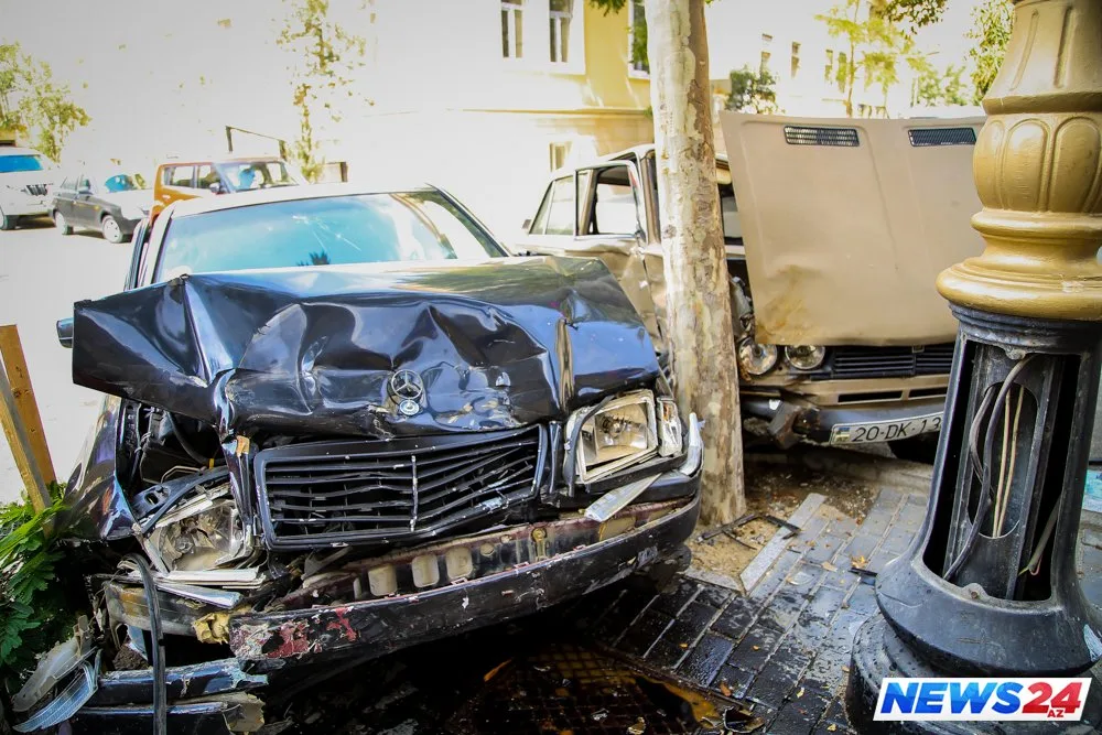 Bakının mərkəzində ağır qəza - FOTO - VİDEO