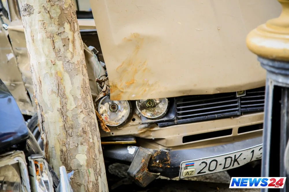 Bakının mərkəzində ağır qəza - FOTO - VİDEO