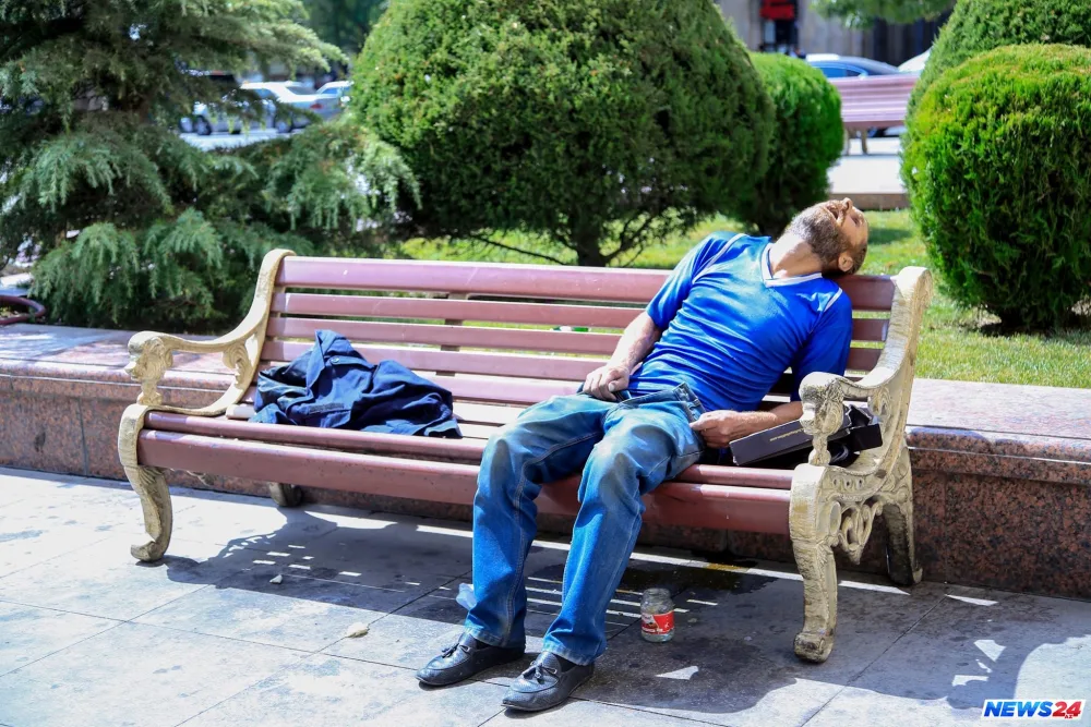 Bakının mərkəzində meyit tapıldı - ÖZƏL VİDEO