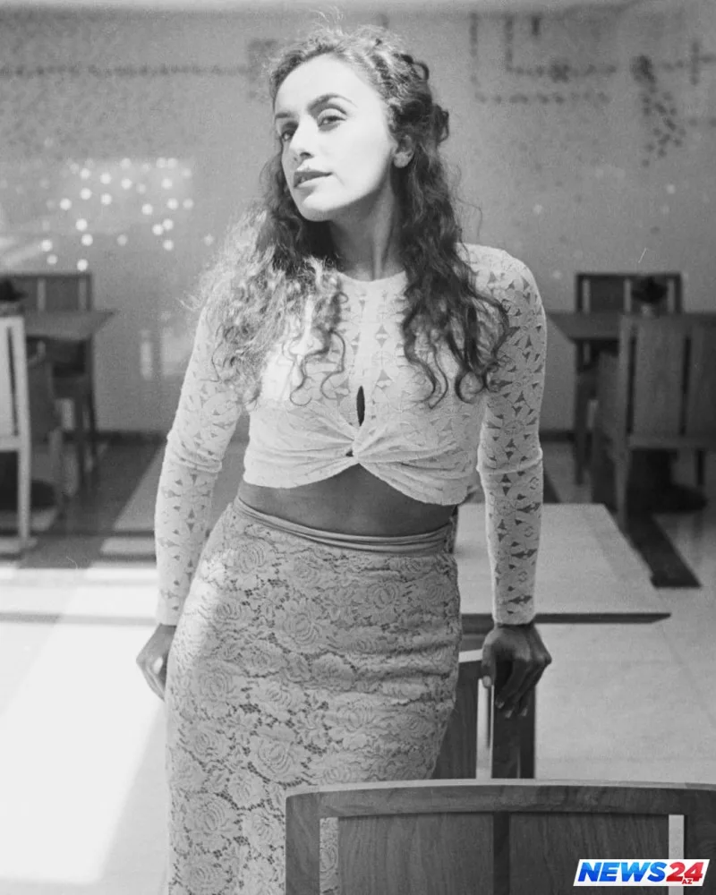 Azərbaycanlı şairədən "Sənin əllərində" - FOTOSESSİYA