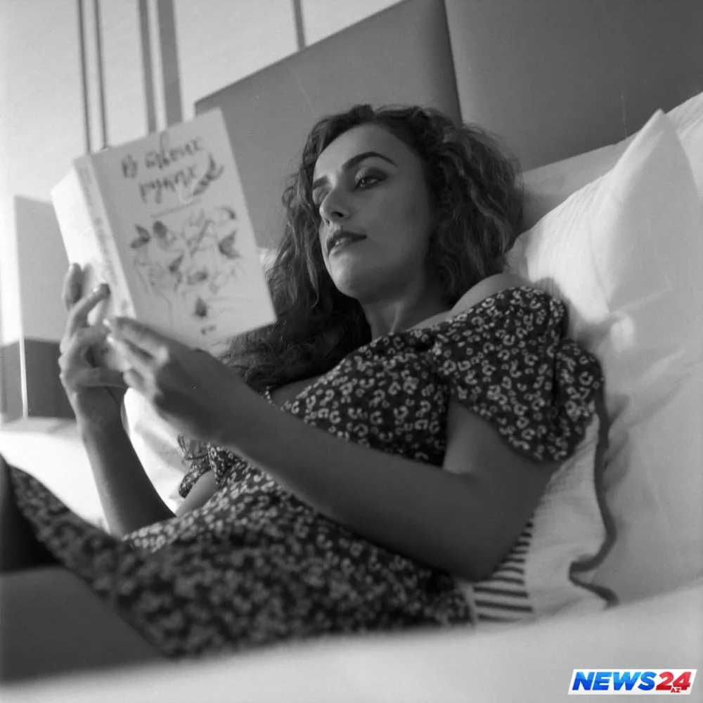 Azərbaycanlı şairədən "Sənin əllərində" - FOTOSESSİYA