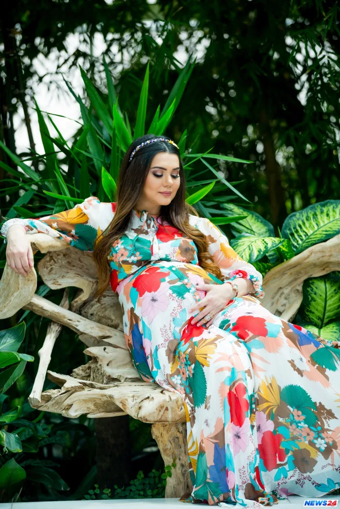 Oksana Rəsulova hamilə fotolarını paylaşdı: "Məni anlamadam qınağa çevirdilər"