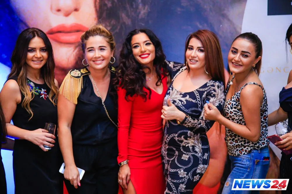 Dilarə məşhurları başına toplayıb “Azərbaycan”ı təqdim etdi – FOTOLAR - VİDEO