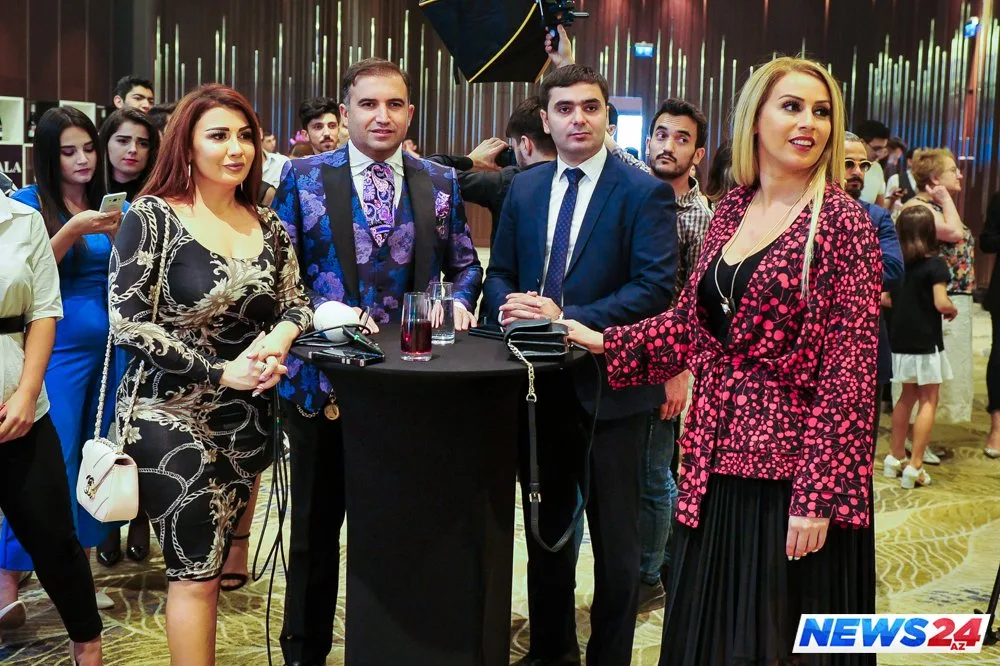 Dilarə məşhurları başına toplayıb “Azərbaycan”ı təqdim etdi – FOTOLAR - VİDEO