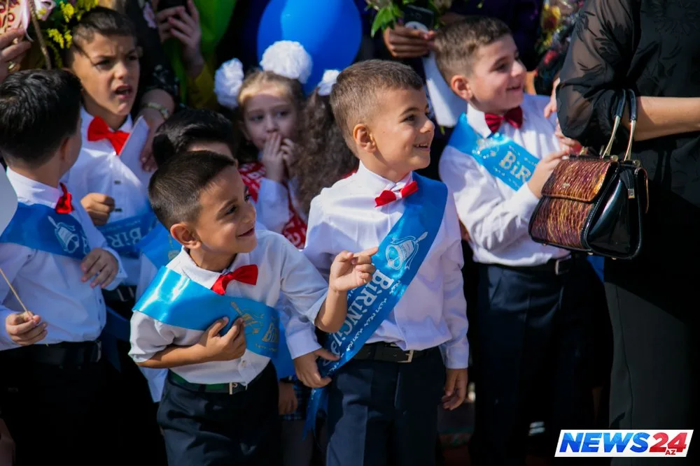Birincilərin məktəb sevinci və həyəcanı - FOTOLAR - VİDEO