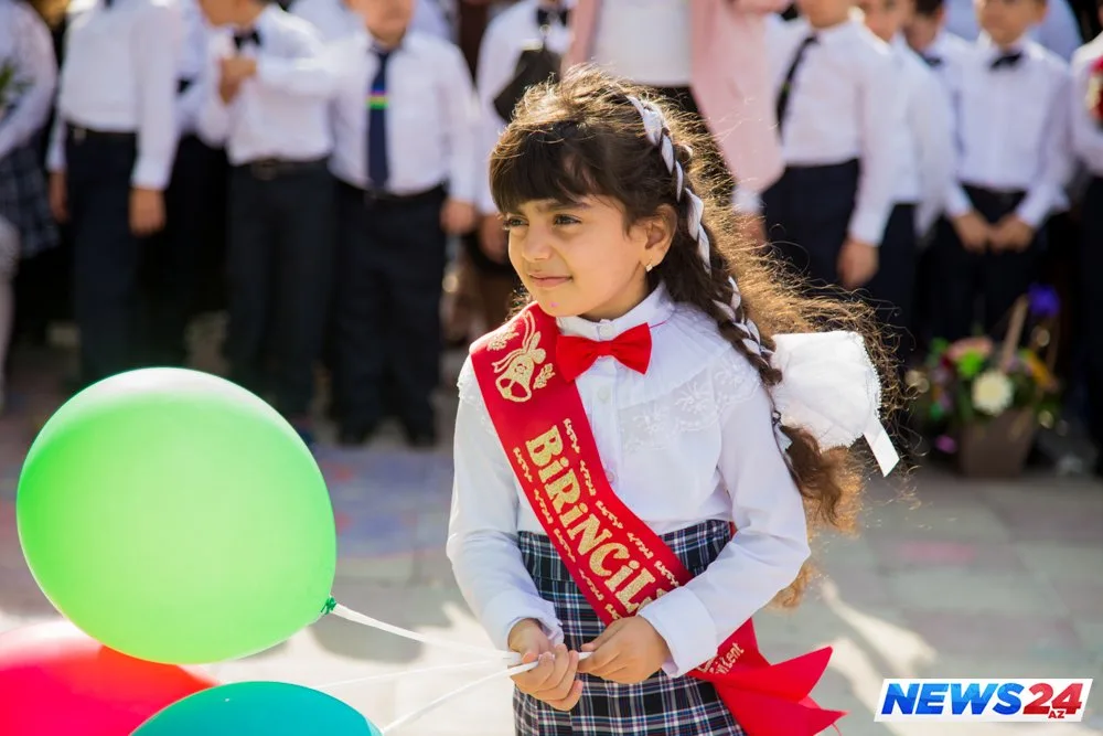 Birincilərin məktəb sevinci və həyəcanı - FOTOLAR - VİDEO
