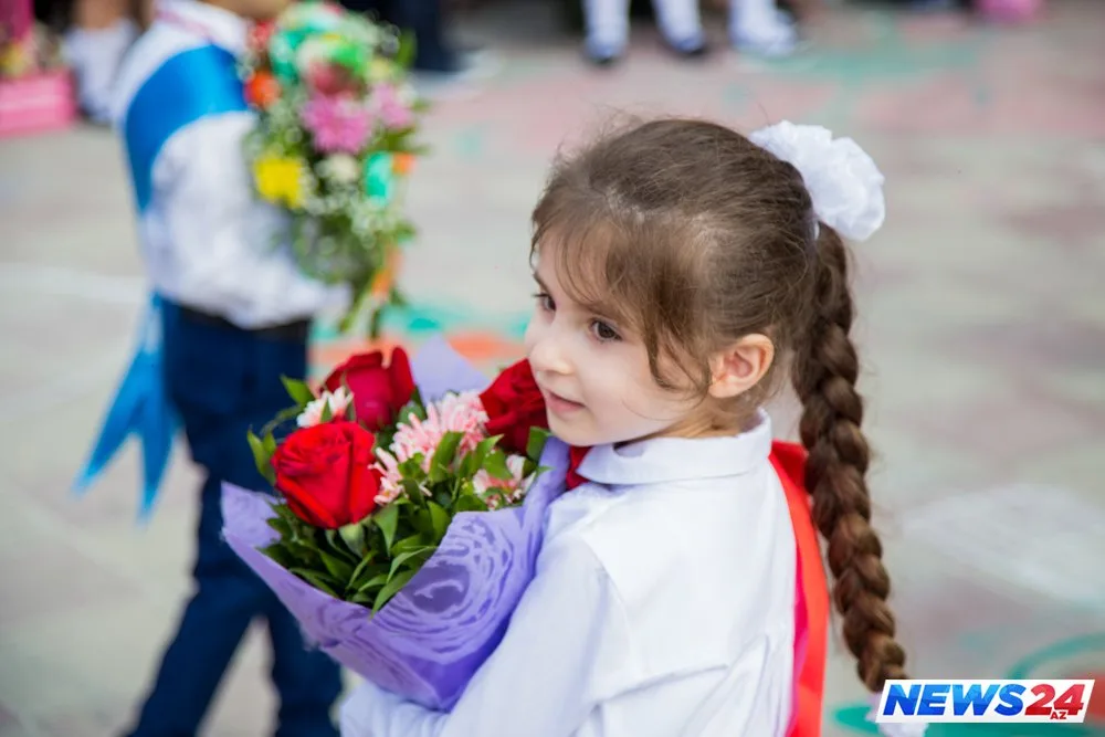 Birincilərin məktəb sevinci və həyəcanı - FOTOLAR - VİDEO