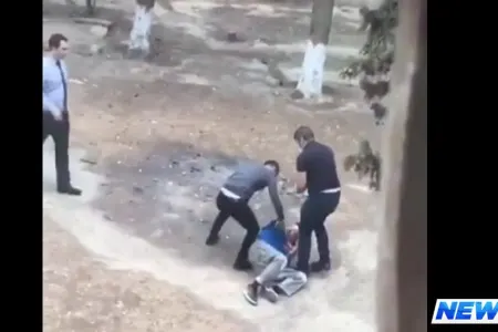 Bakıda 3 nəfər 1 şəxsi döydü: Marketdən yağ oğurladığına görə - VİDEO