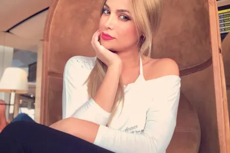 Nigar payızın ilk hitini təqdim etdi - VİDEO