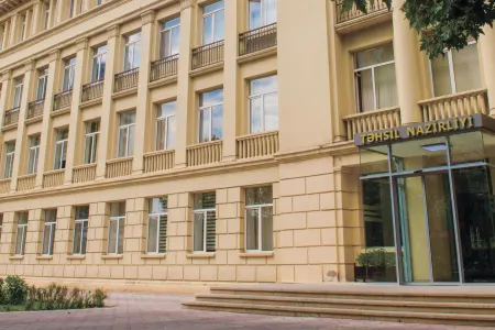 Təhsil Nazirliyi xarici ölkələrdə təhsil almaq istəyən şəxslərə xəbərdarlıq edib