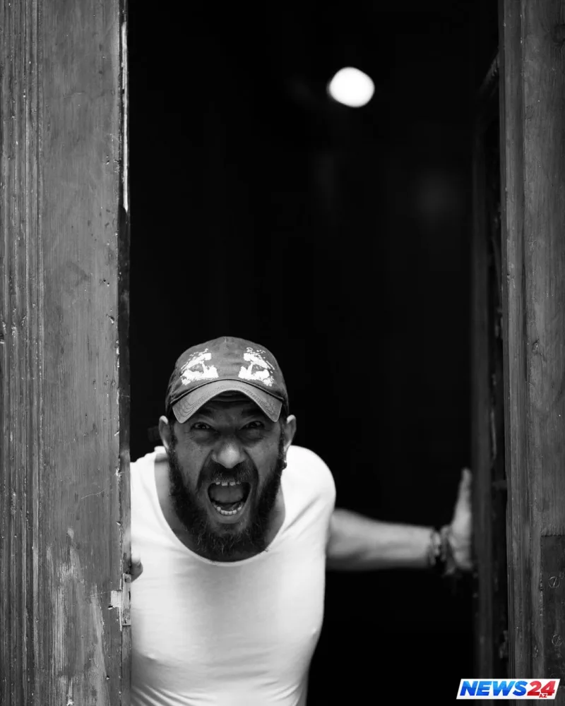 Ermənicə öyrənən aktyor: “Məmədan, ipəzor sözləri ilə Azərbaycan dilini möhkəmlətmək gülüncdür” - FOTOLAR - VİDEO